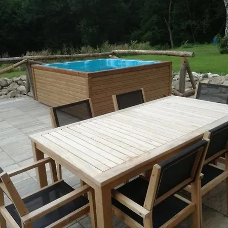 Βίλα In Le Any With Sauna And Jacuzzi