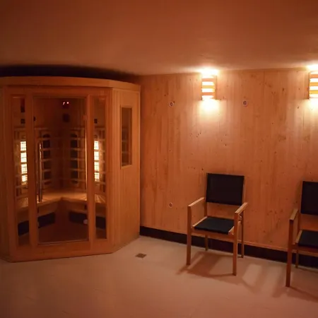 In Le Any With Sauna And Jacuzzi Βίλα Lesany (Benesov)